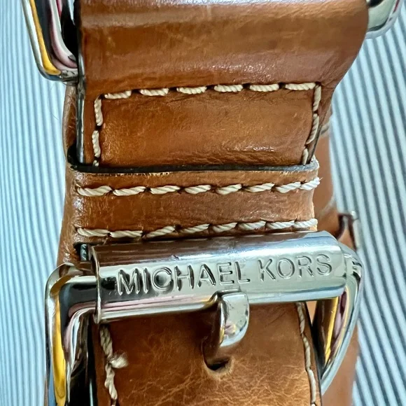 Michael Kors Leather Boho Bag. Functional, good vintage condition. - Picture 3 of 7